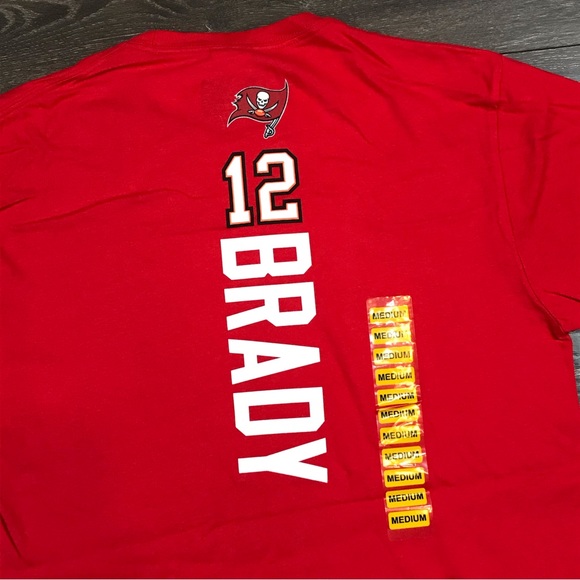 NFL Team Apparel Tampa Bay Buccaneers Tom Brady #12 Red T-Shirt Size Medium NWT - Picture 7 of 7